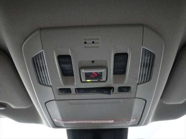 used 2022 Toyota Highlander Hybrid car, priced at $36,500