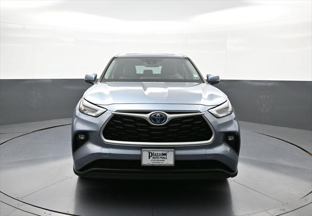 used 2022 Toyota Highlander Hybrid car, priced at $36,500