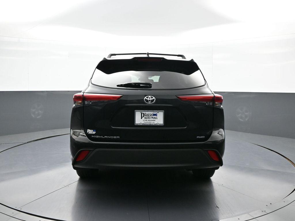 used 2022 Toyota Highlander car, priced at $29,500