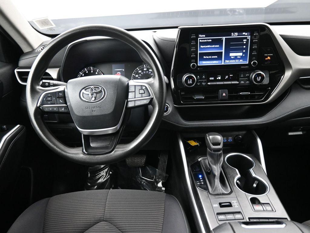 used 2022 Toyota Highlander car, priced at $29,500