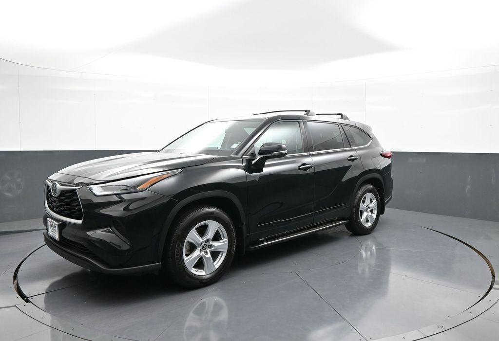 used 2022 Toyota Highlander car, priced at $29,500