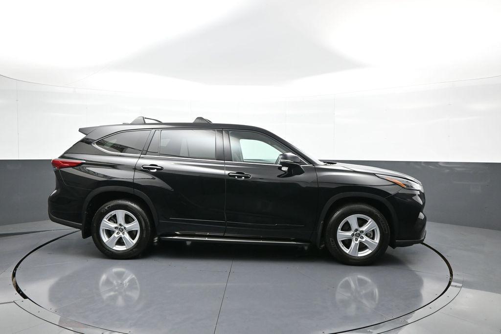 used 2022 Toyota Highlander car, priced at $29,500