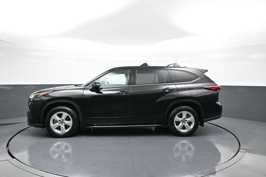 used 2022 Toyota Highlander car, priced at $29,500