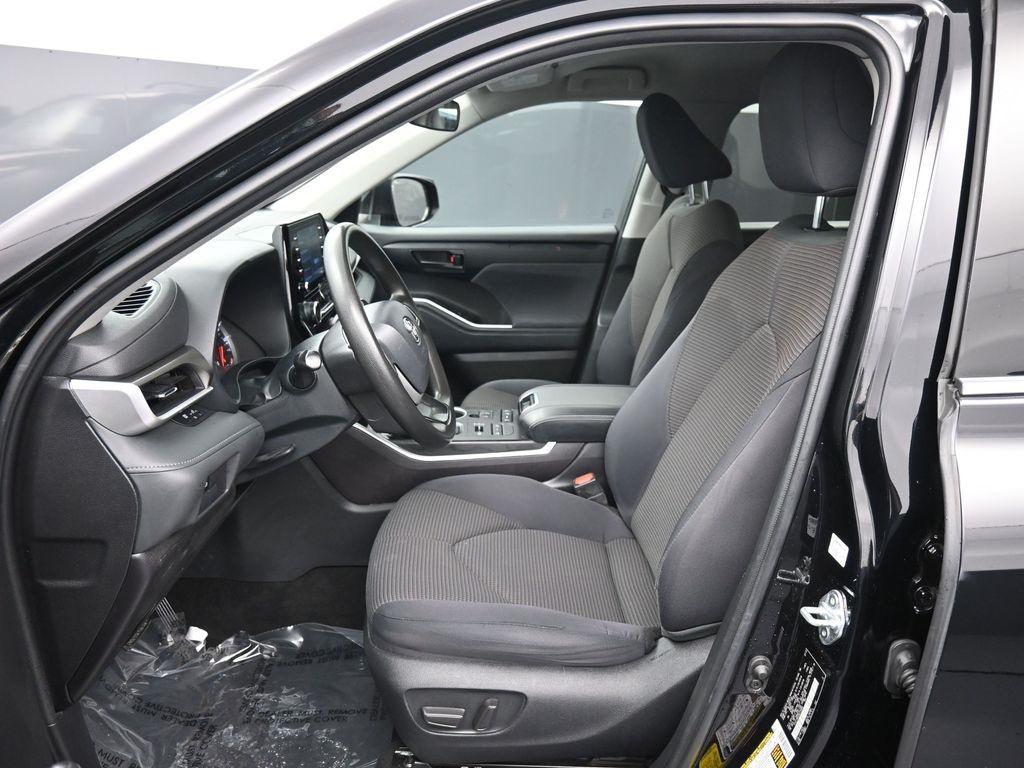 used 2022 Toyota Highlander car, priced at $29,500