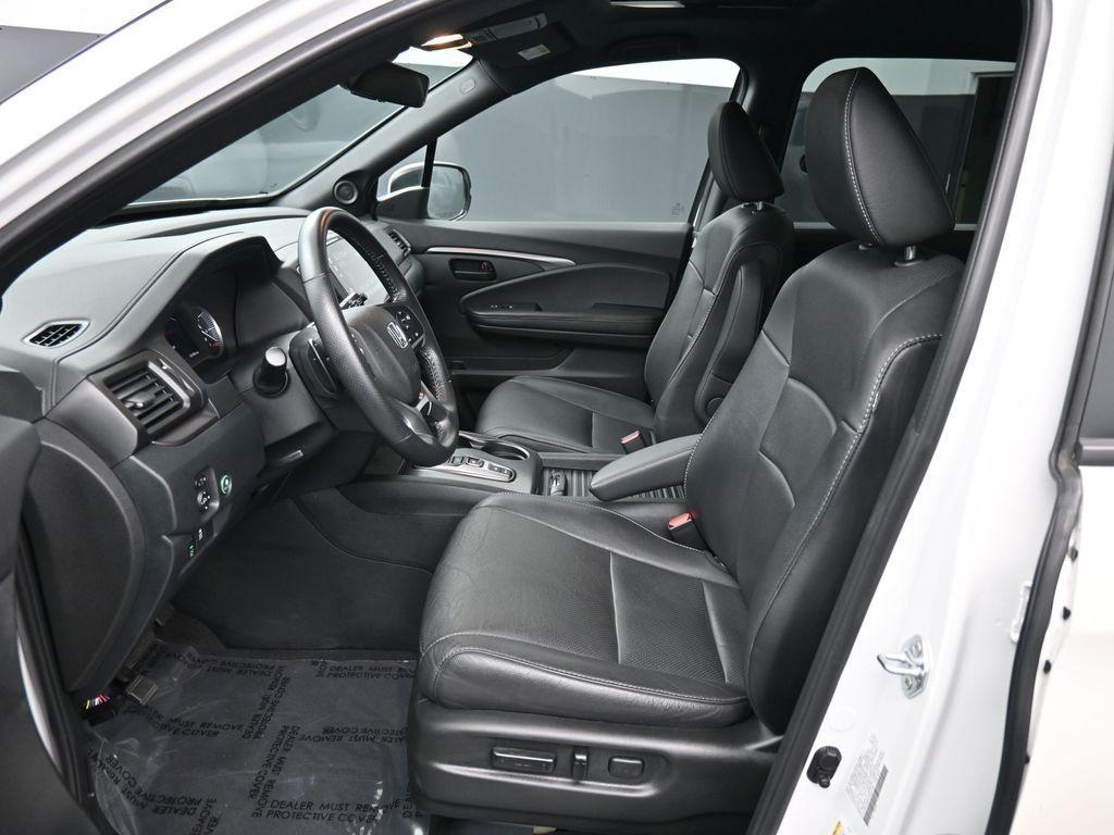used 2023 Honda Passport car, priced at $32,000