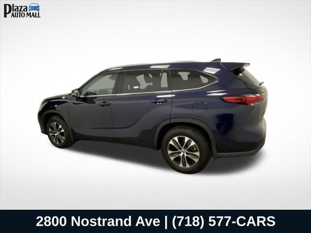 used 2021 Toyota Highlander car, priced at $32,270