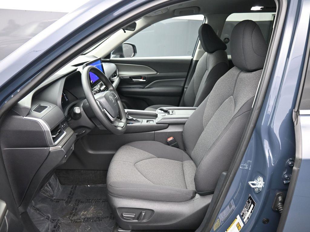 used 2025 Toyota Highlander car, priced at $45,000