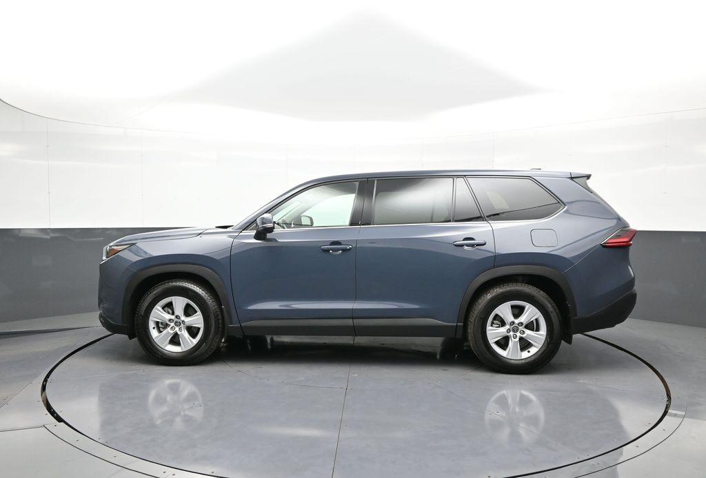 used 2025 Toyota Highlander car, priced at $45,000