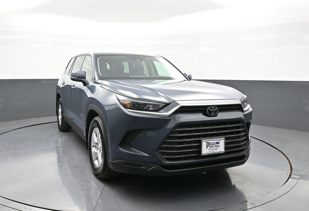used 2025 Toyota Highlander car, priced at $45,000