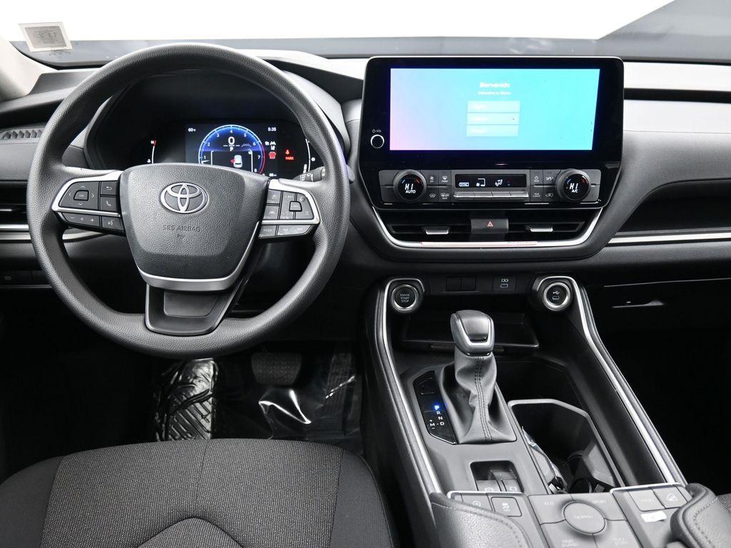 used 2025 Toyota Highlander car, priced at $45,000