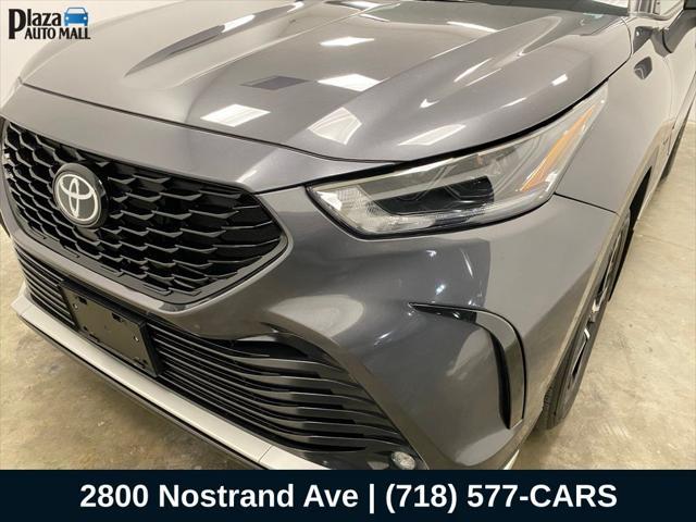 used 2022 Toyota Highlander car, priced at $40,314