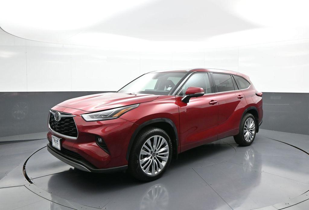 used 2023 Toyota Highlander car, priced at $44,500