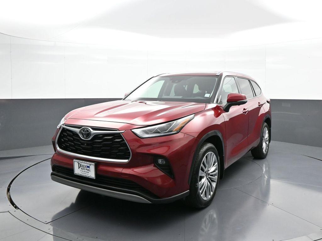 used 2023 Toyota Highlander car, priced at $44,500