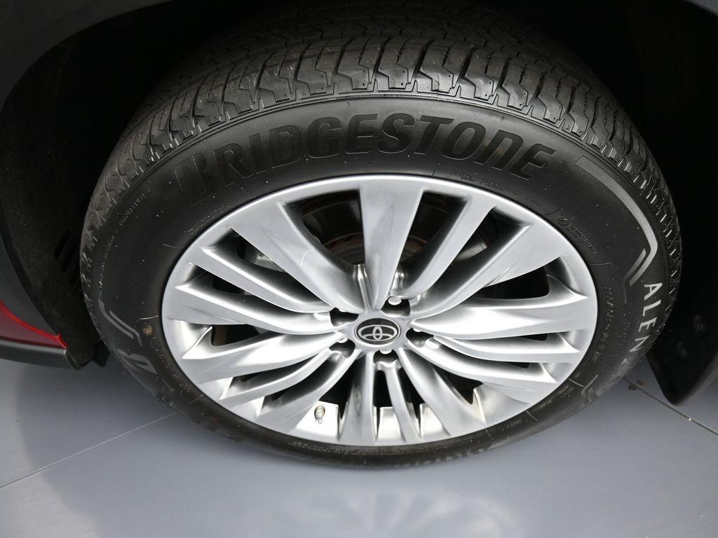 used 2023 Toyota Highlander car, priced at $44,500