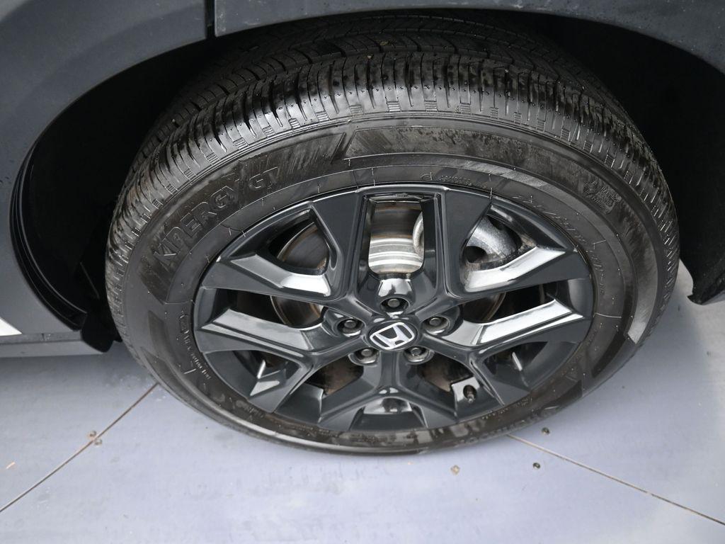 used 2025 Honda HR-V car, priced at $25,700
