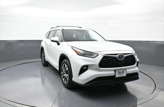 used 2024 Toyota Highlander Hybrid car, priced at $49,500