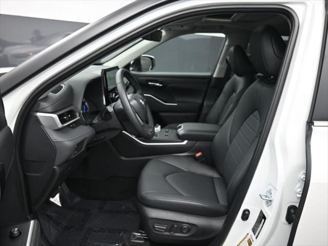 used 2024 Toyota Highlander Hybrid car, priced at $49,500
