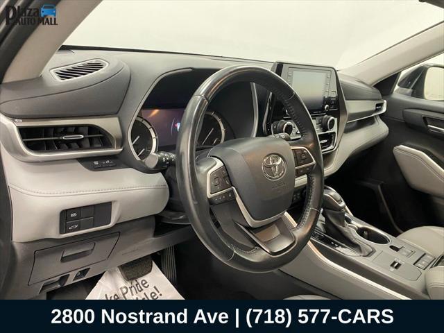 used 2022 Toyota Highlander car, priced at $31,039