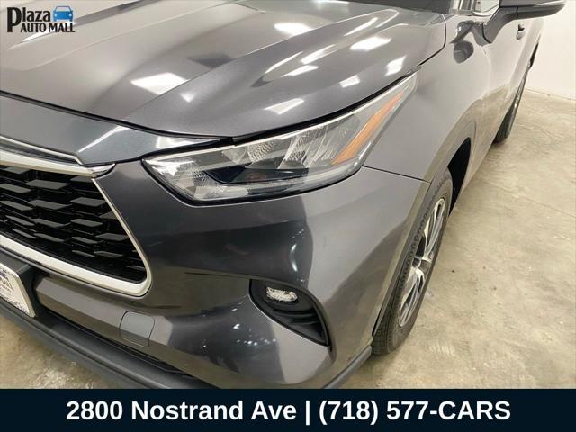 used 2022 Toyota Highlander car, priced at $31,039