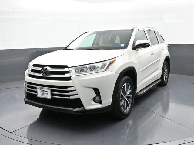 used 2018 Toyota Highlander car, priced at $26,500