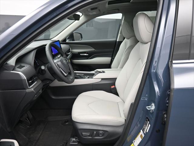 new 2025 Toyota Grand Highlander car, priced at $48,733