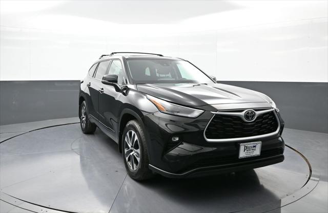 used 2024 Toyota Highlander car, priced at $43,500