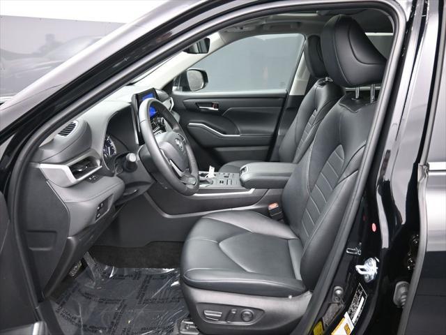 used 2024 Toyota Highlander car, priced at $43,500