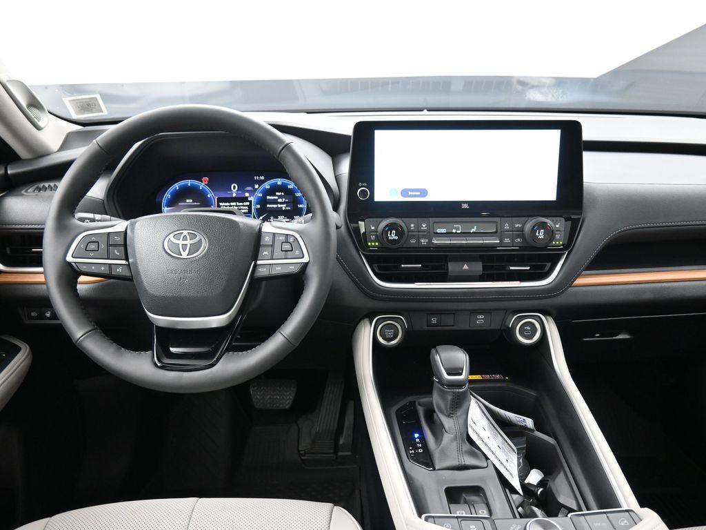 new 2025 Toyota Grand Highlander car