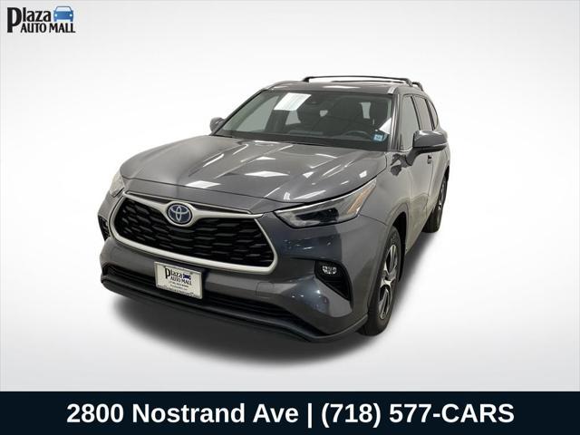 used 2022 Toyota Highlander Hybrid car, priced at $39,255