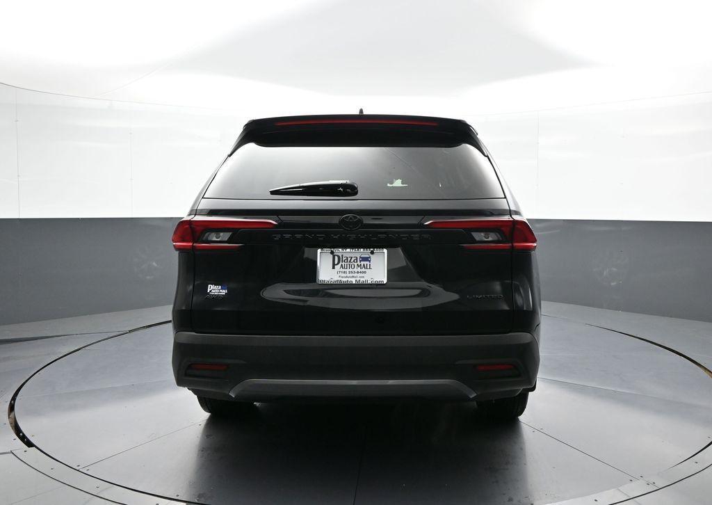 new 2025 Toyota Grand Highlander car