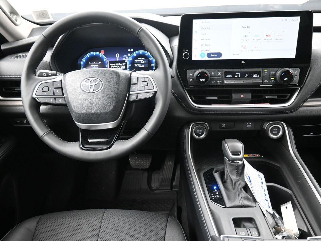 new 2025 Toyota Grand Highlander car