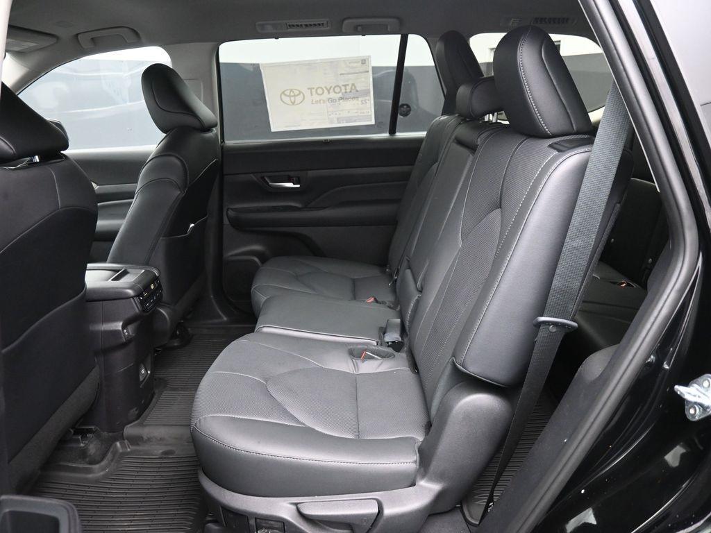 new 2025 Toyota Grand Highlander car