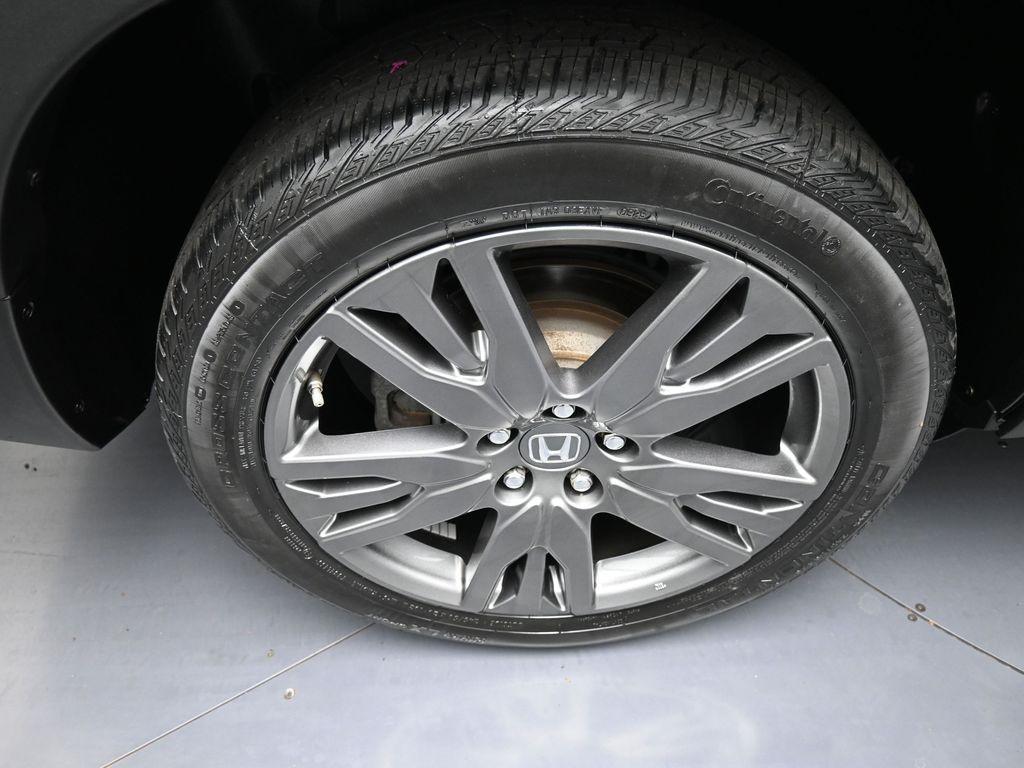 used 2022 Honda Pilot car, priced at $27,000