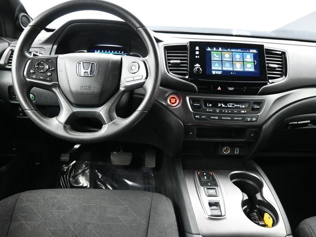 used 2022 Honda Pilot car, priced at $27,000