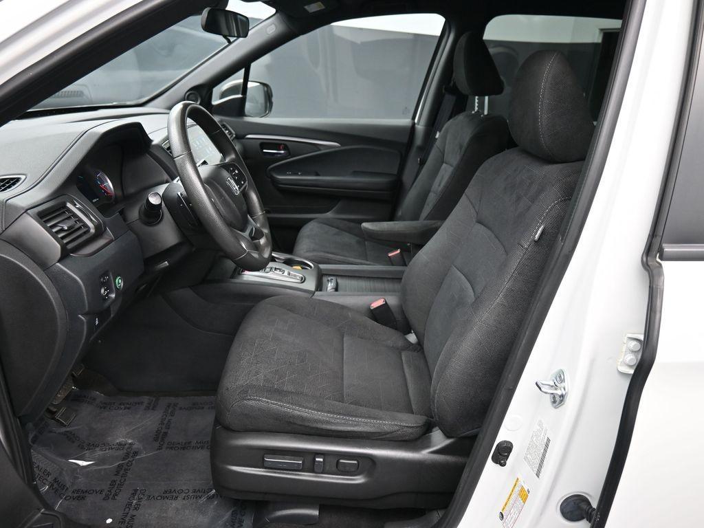 used 2022 Honda Pilot car, priced at $27,000