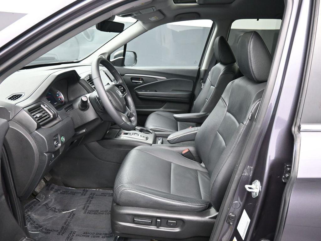 used 2022 Honda Pilot car, priced at $31,000