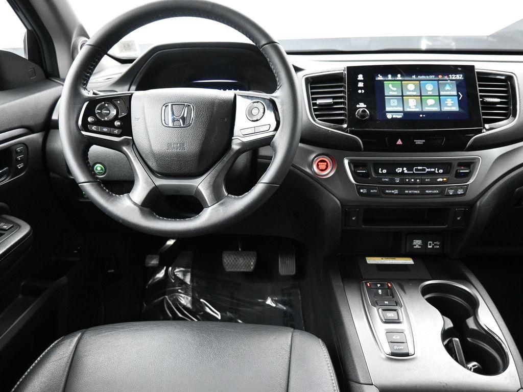 used 2022 Honda Pilot car, priced at $31,000