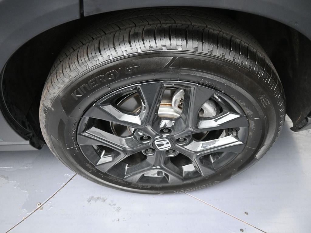 used 2025 Honda HR-V car, priced at $27,800