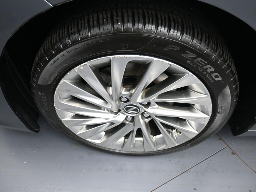 used 2019 Lexus ES 300h car, priced at $23,000