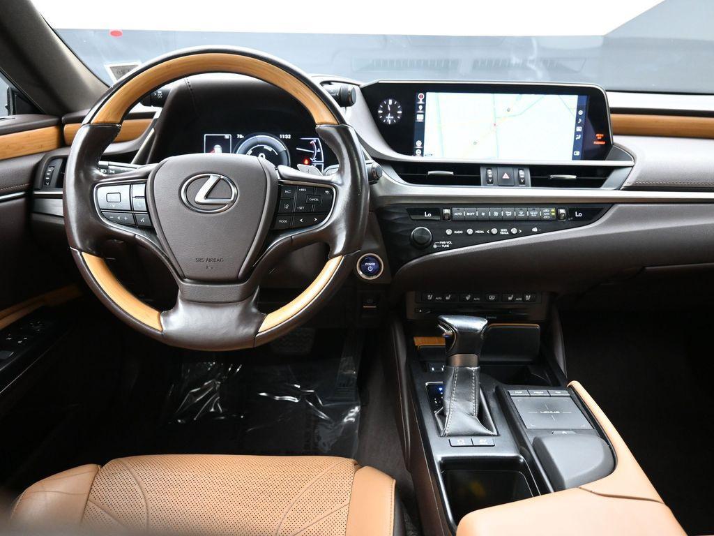 used 2019 Lexus ES 300h car, priced at $23,000