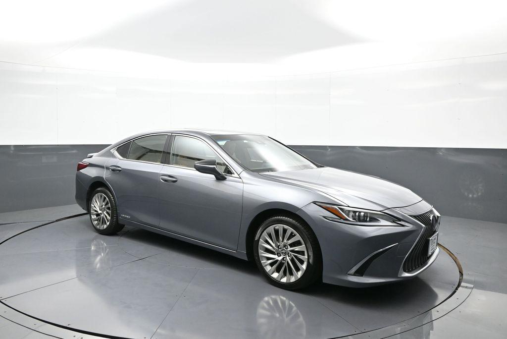 used 2019 Lexus ES 300h car, priced at $23,000