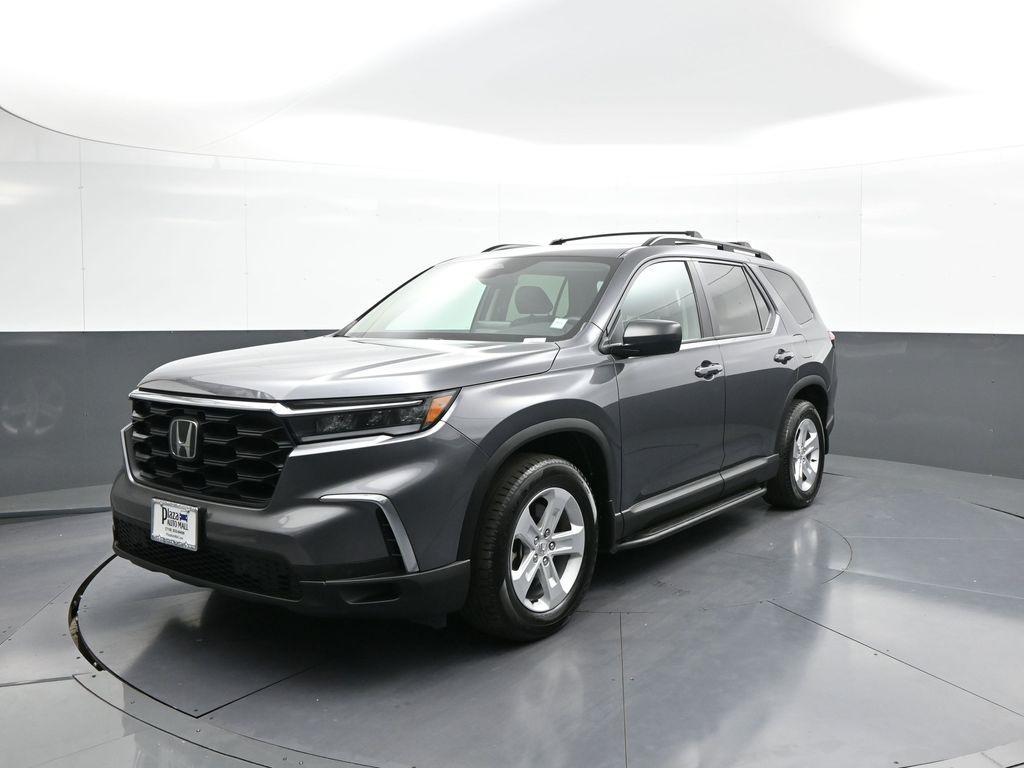 used 2023 Honda Pilot car, priced at $33,000