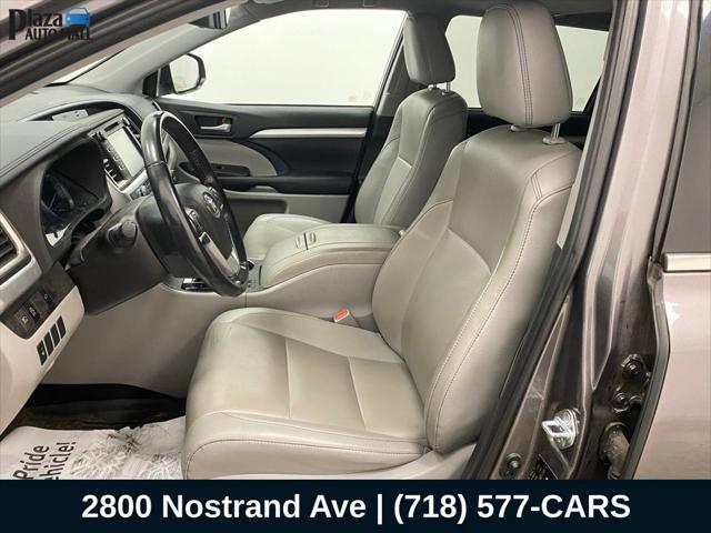 used 2019 Toyota Highlander car, priced at $29,533