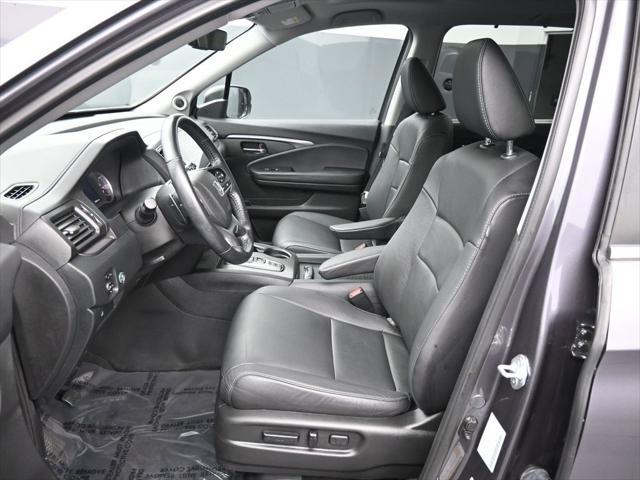 used 2022 Honda Pilot car, priced at $32,000