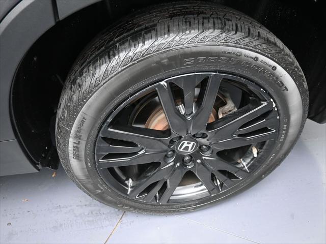 used 2022 Honda Pilot car, priced at $32,000
