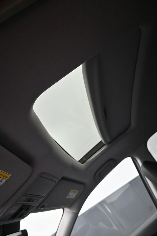 used 2022 Honda Pilot car, priced at $32,000