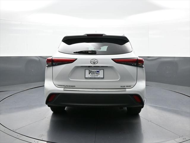 used 2022 Toyota Highlander car, priced at $38,700