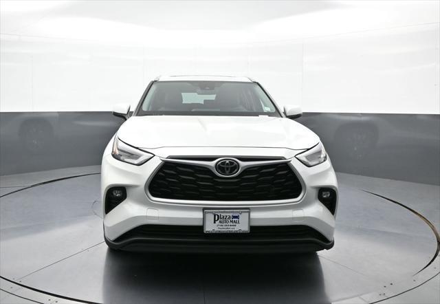 used 2022 Toyota Highlander car, priced at $38,700