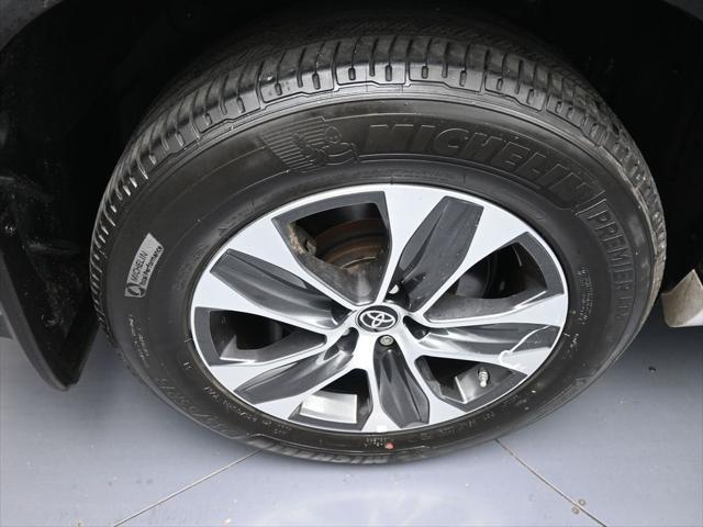 used 2022 Toyota Highlander car, priced at $38,700