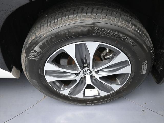 used 2022 Toyota Highlander car, priced at $38,700